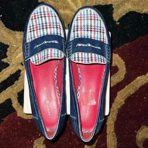 Tommy Hilfiger Women’s Vintage Red White Blue Penny Loafers Shoes Slip-Ons 7 - Picture 16 of 16
